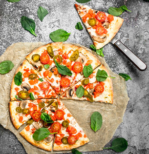 Pizza Bolognese